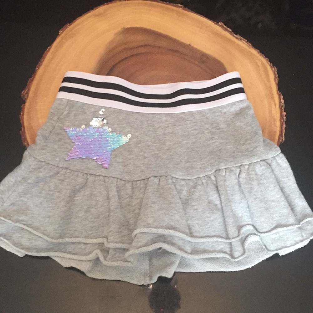 Justice skort grey with‎ sequins star size 6/7
